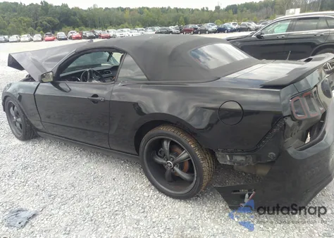 2014 Ford Mustang V6 z USA, uszkodzony, nr VIN 1ZVBP8EM6E5310742